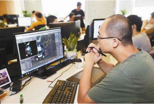 中国电竞用户达4.84亿人 玩游戏能当职业吗？